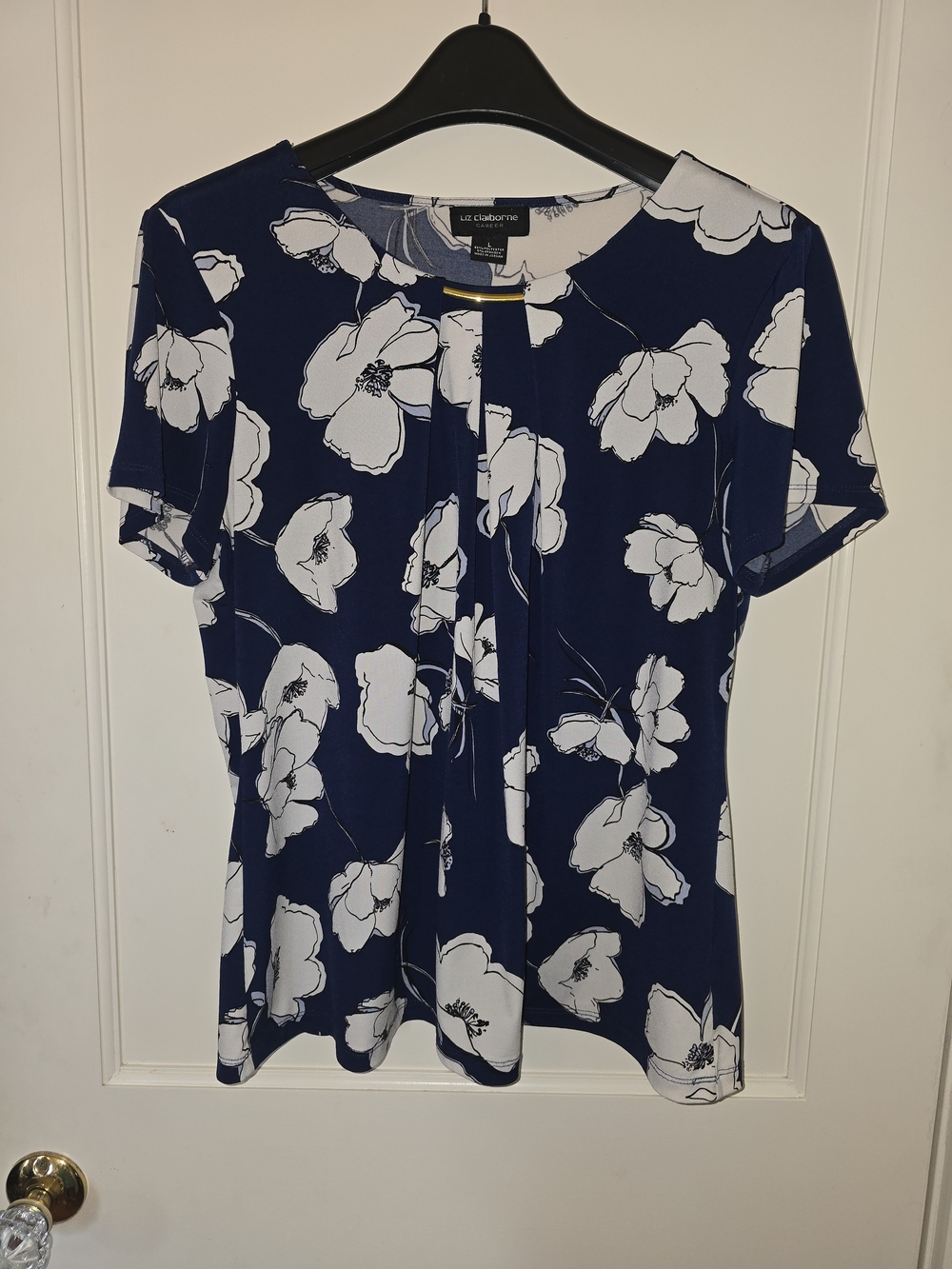 Liz Claiborne Navy Blue and White Floral Pleat Front Short Sleeve Top